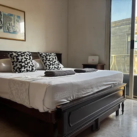 Spacious Private - Shared Bathroom * 음시다