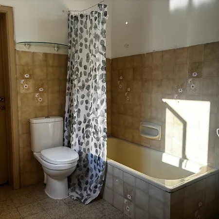 홈스테이 Spacious Private - Shared Bathroom 음시다