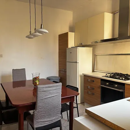 Spacious Private - Shared Bathroom 홈스테이 *
