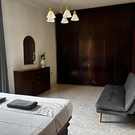 홈스테이 Spacious Private - Shared Bathroom