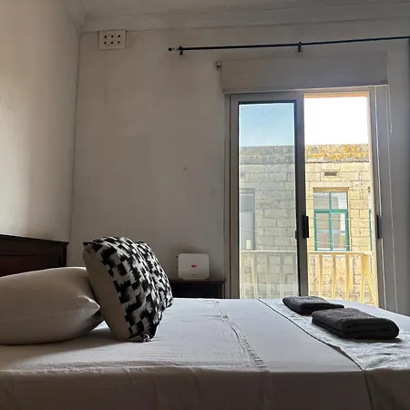 Spacious Private - Shared Bathroom * 음시다